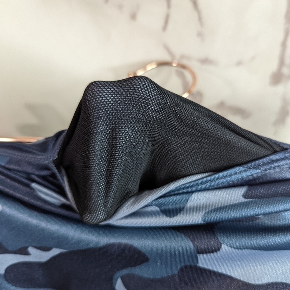 Nike Legging Size Medium Blue Camo Shimmer High Rise Crop One Tight Fit Women - Picture 11 of 13